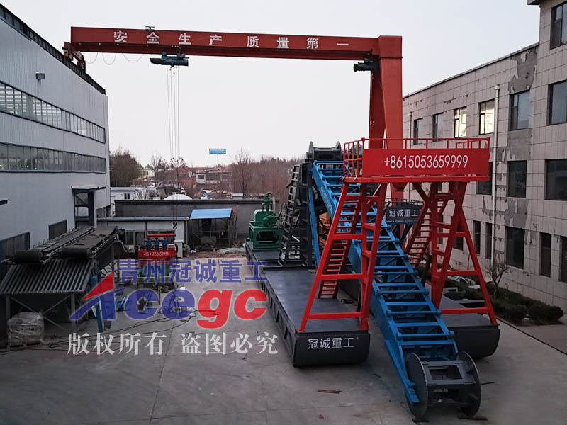 寶石選礦船廠家生產(chǎn)制作現(xiàn)場(chǎng) 寶石選礦船廠家生產(chǎn)制作現(xiàn)場(chǎng)